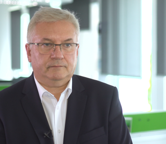 Opóźnienia w dostawach z Azji uderzają w firmy i konsumentów. Importerzy szukają nowych możliwości transportu