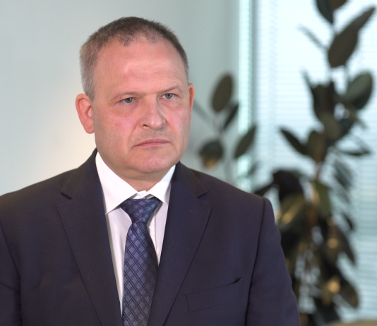 Bezpieczeństwo lekowe w Europie jest zbyt uzależnione od dostaw z Chin. Producenci leków walczą o powrót produkcji substancji czynnych do UE