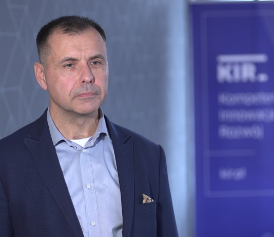 Tempo wdrażania gospodarki bez papieru wciąż mało zadowalające. Rozwiązania paperless są nie tylko bardziej ekologiczne, ale też ekonomiczne