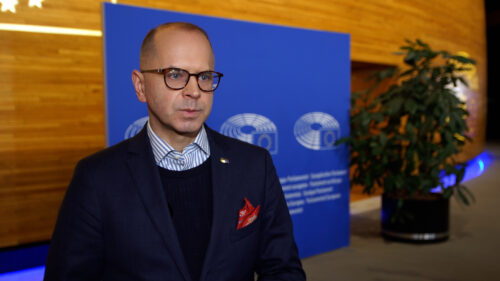 Ważna decyzja PE. To kolejny krok do zatwierdzenia 90 mld euro pożyczki dla Ukrainy