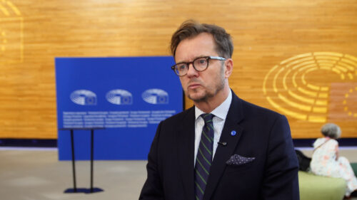 Zaostrzenie polityki migracyjnej w UE. Europejski Nakaz Powrotu i centra deportacyjne w krajach trzecich